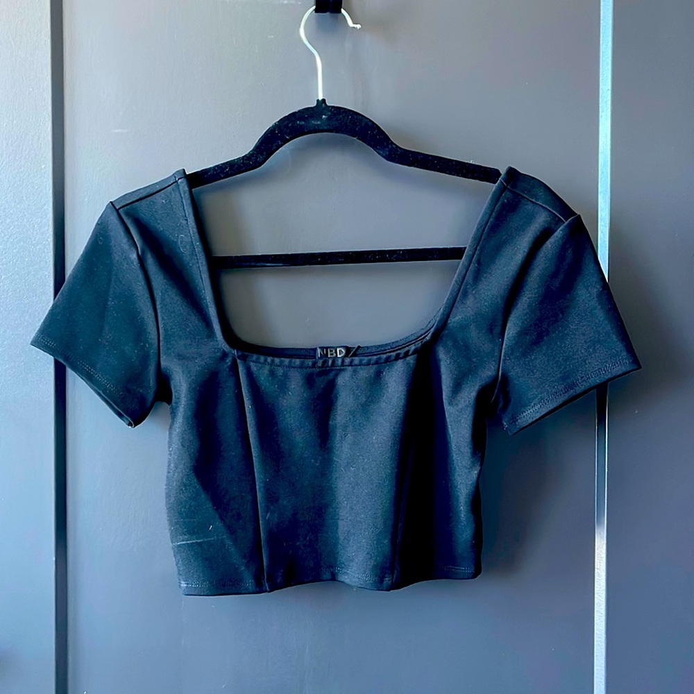 Black fitted tshirt crop top
